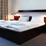 Comet Am Kurfuerstendamm 3*