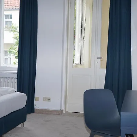 Отель Comet Am Kurfuerstendamm Берлин