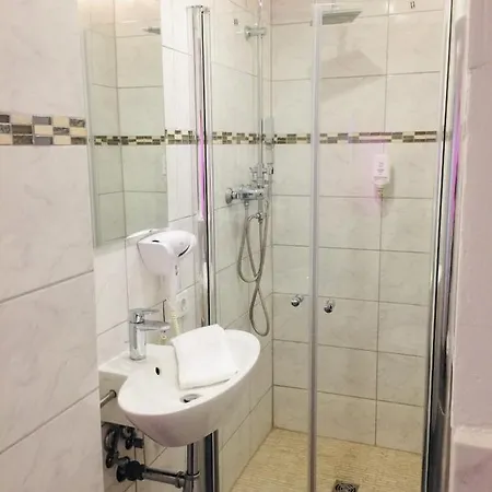 Отель Comet Am Kurfuerstendamm 3*